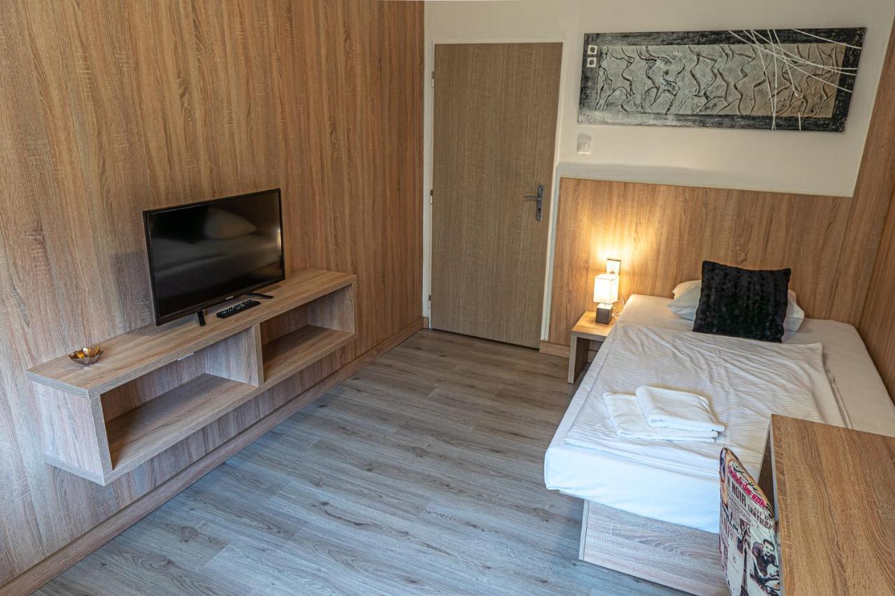 Hotel Garni Повазька-Бистріца Екстер'єр фото