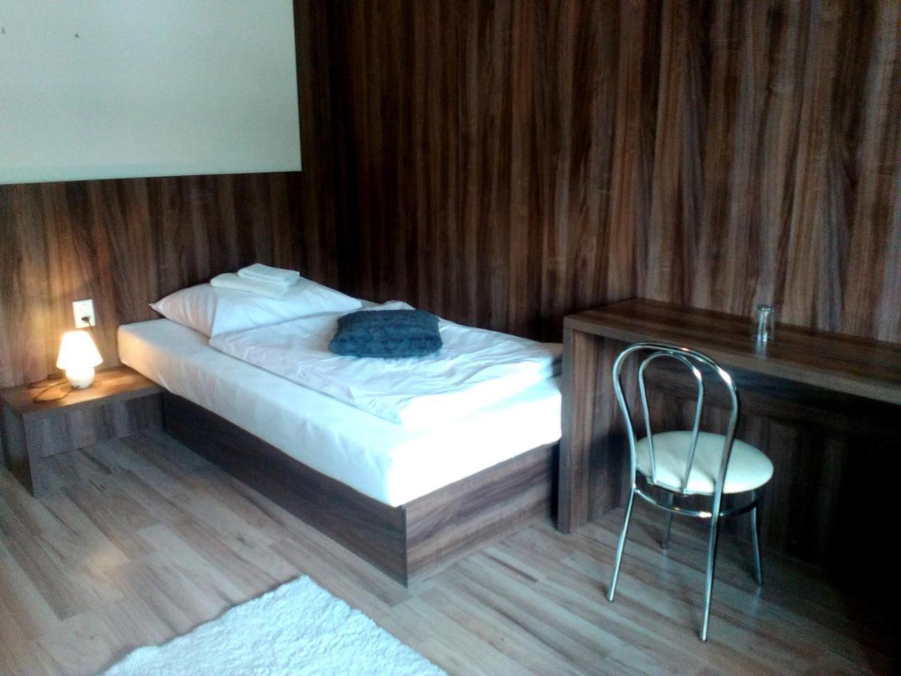 Hotel Garni Повазька-Бистріца Екстер'єр фото