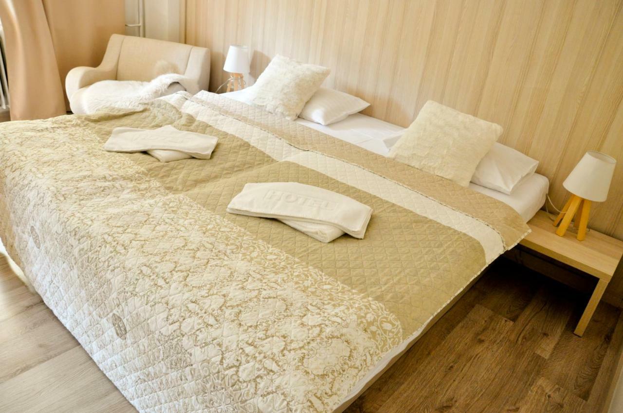 Hotel Garni Повазька-Бистріца Екстер'єр фото