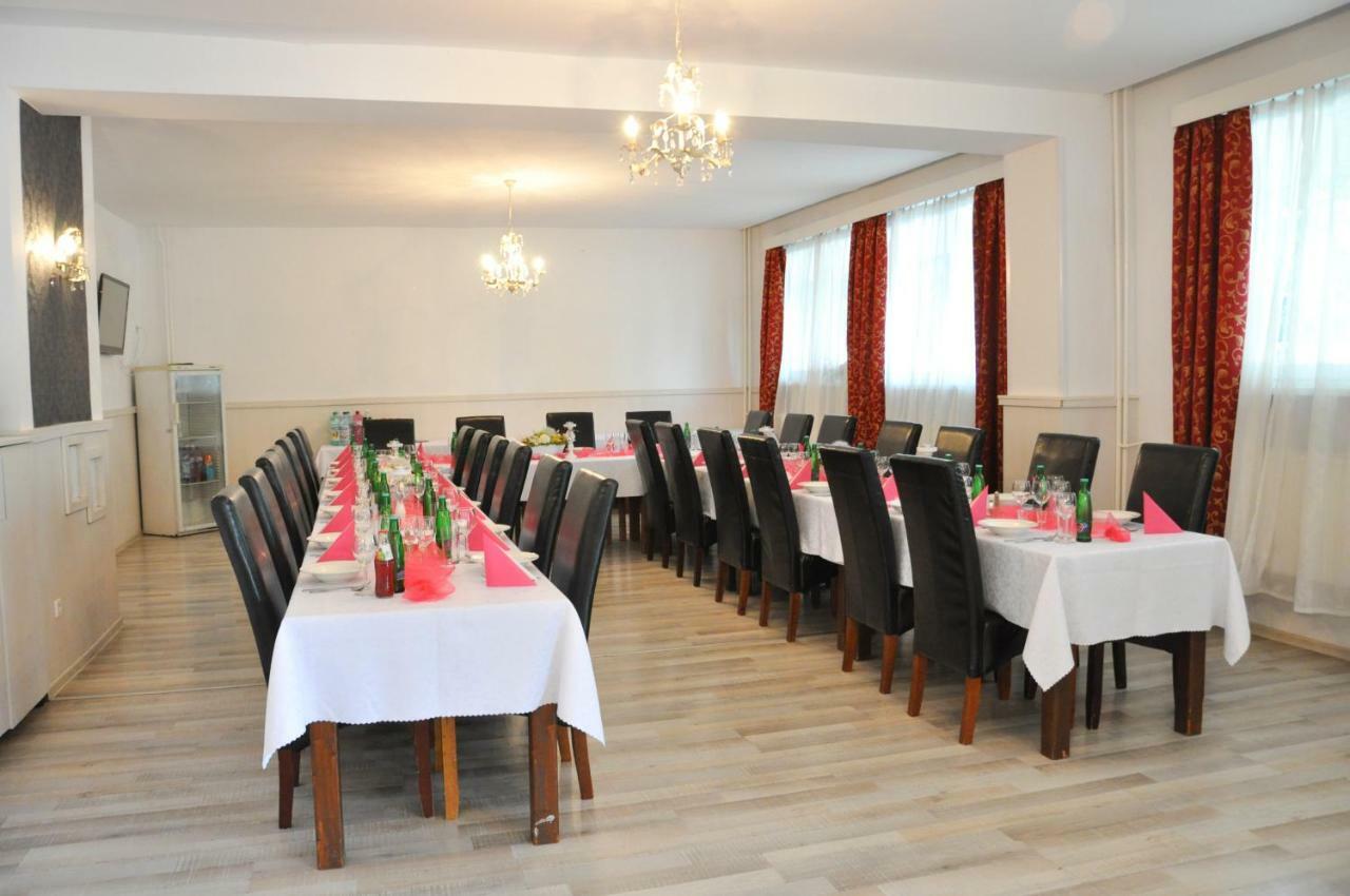 Hotel Garni Повазька-Бистріца Екстер'єр фото