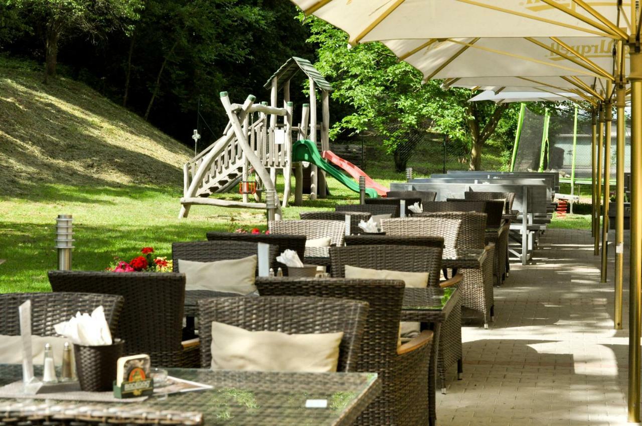Hotel Garni Повазька-Бистріца Екстер'єр фото
